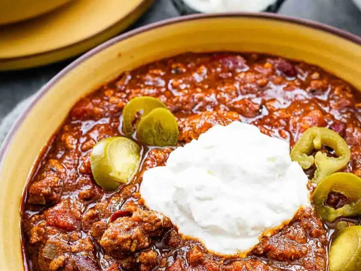 Sour cream and jalepenos on chili