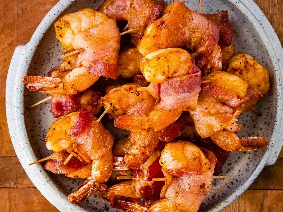 Shrimp wrapped with bacon in bowl