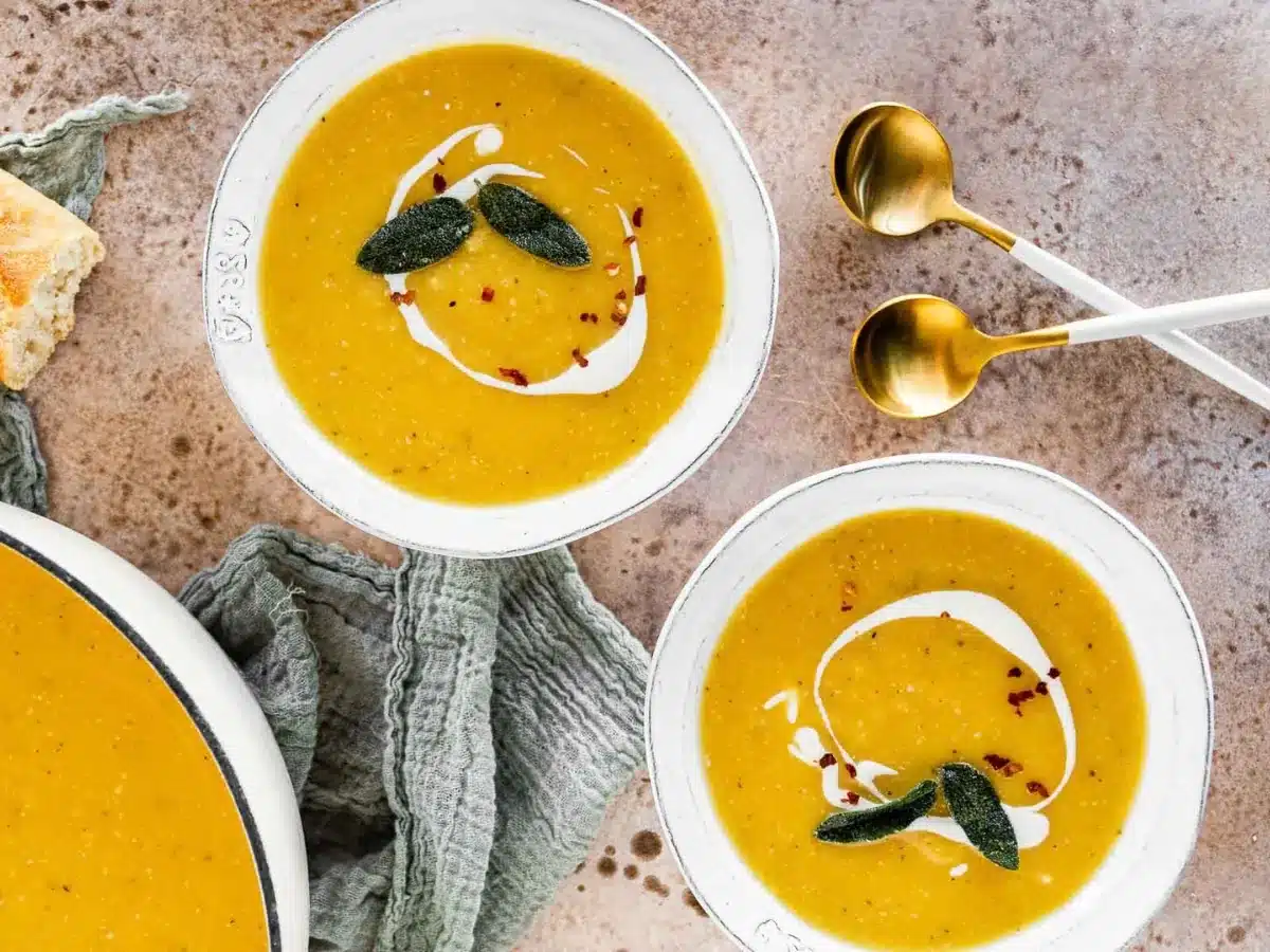 finished soup in bowls 
