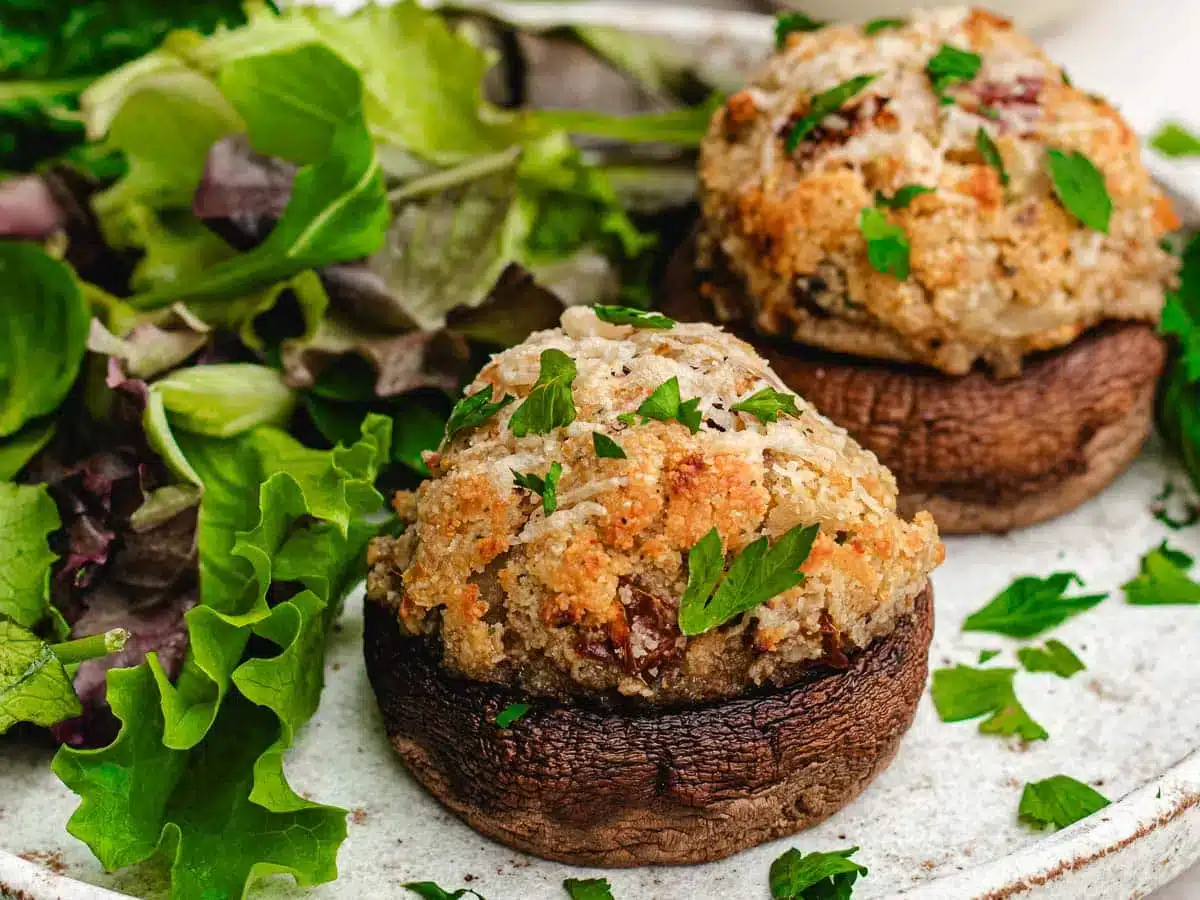 finished mushrooms plated with lettuce 