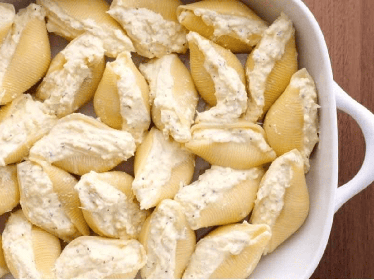 shells stuffed with cheese mixture 