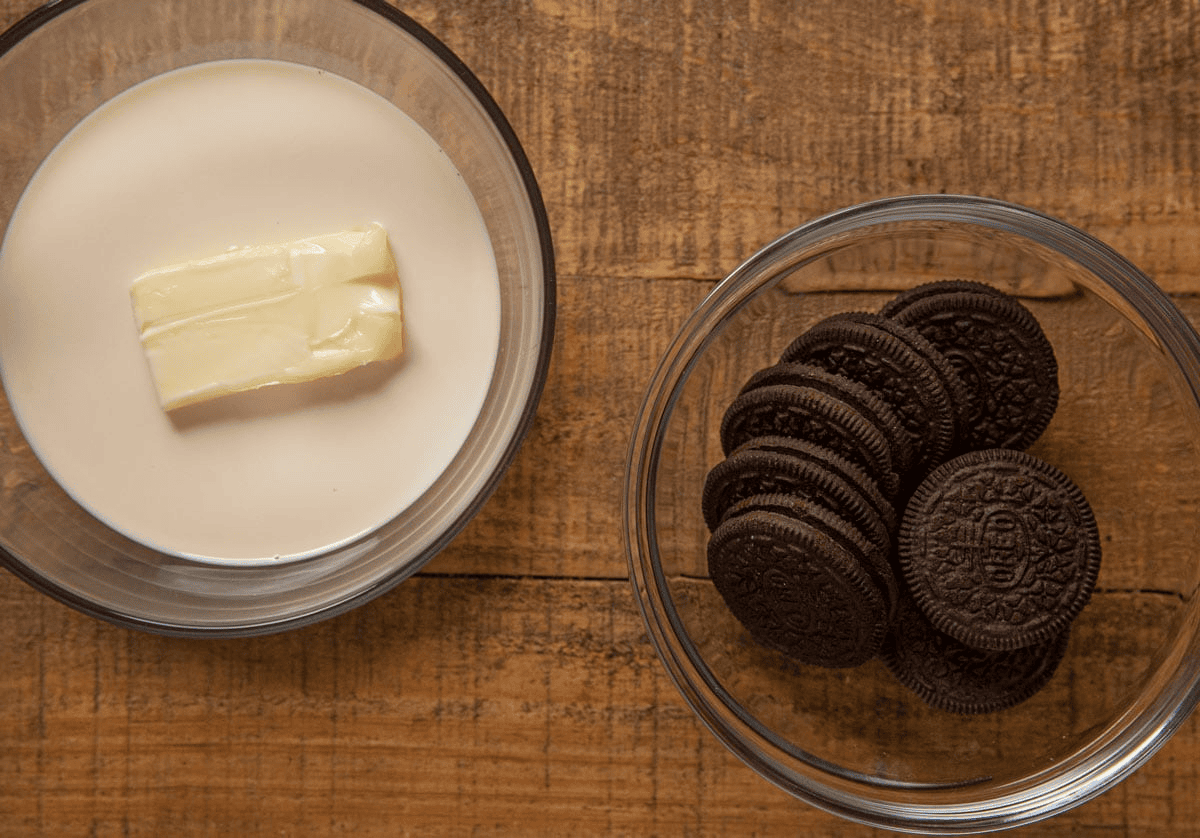 Uncombined cookie butter ingredients